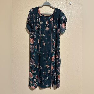 Johnny Was Carmen Shift Dress Floral Boho Plus‎ Size Size XXL
Dark Green